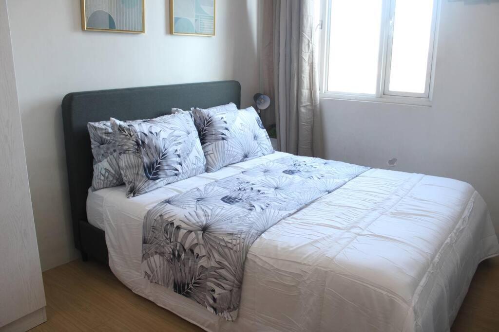 Huge A2J Executive Luxury 1Br Suite Near Abs Cbn, Gma Manila Exterior foto